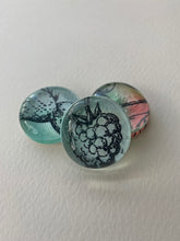 Load image into Gallery viewer, Spring Decorative Magnets in Green